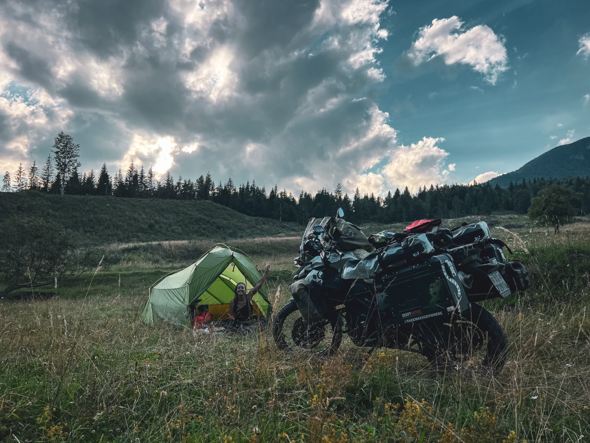 Bivouac sauvage dans les Carpates roumaines