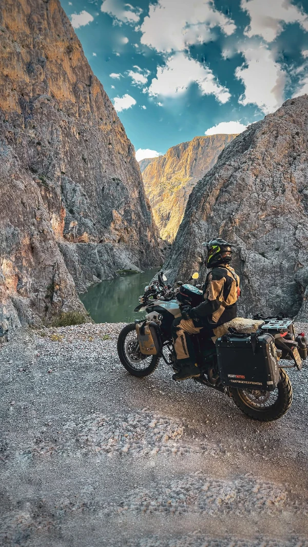 How to shoot awesome 360 motorcycle video alone with Insta360 X5