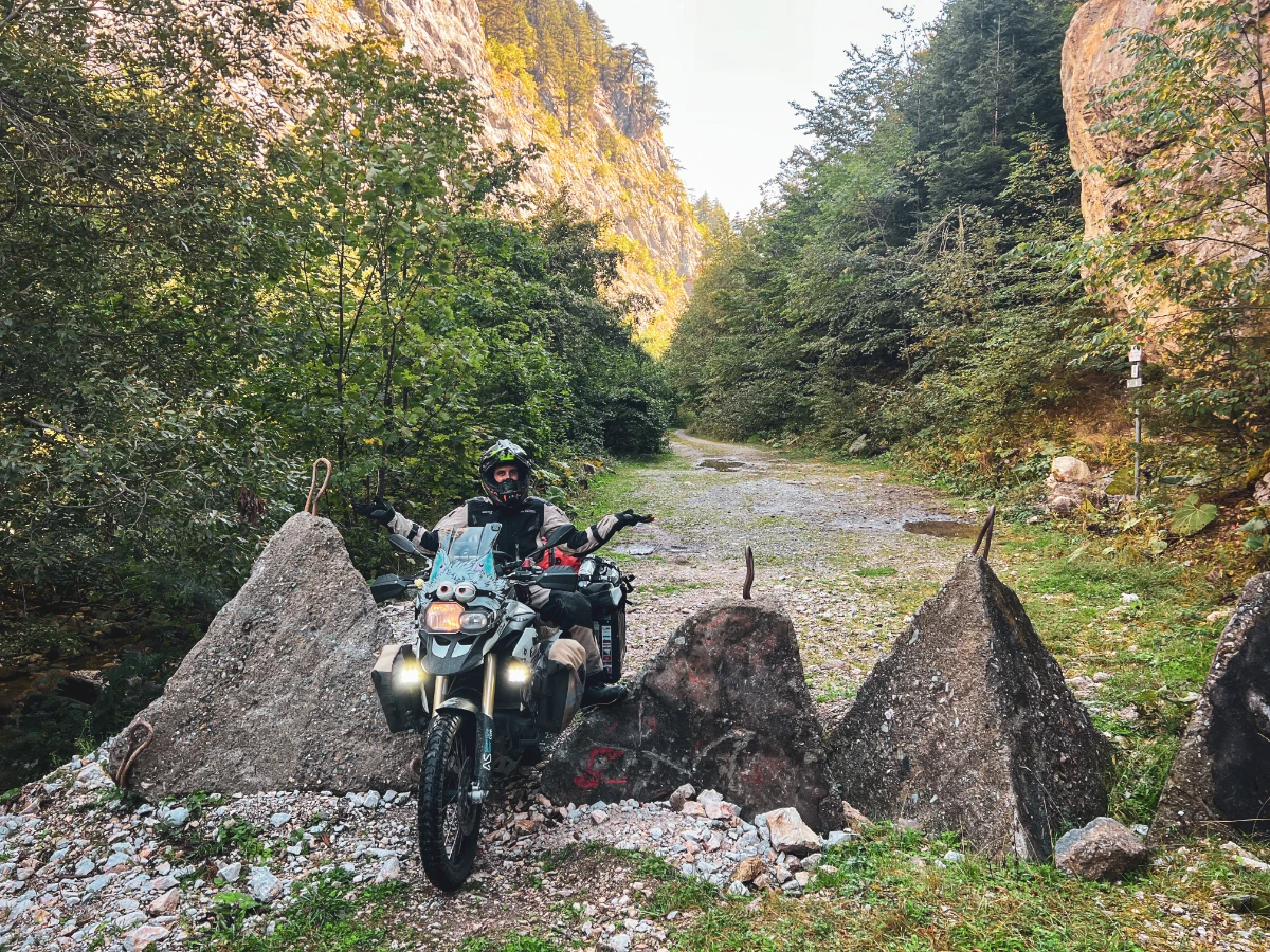 Passage illégal frontière Kosovo Montenegro Toblerones