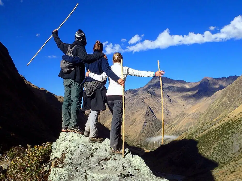 Salkantay Trek Pérou — Vins, Nathalia et Fanny dans les Andes
