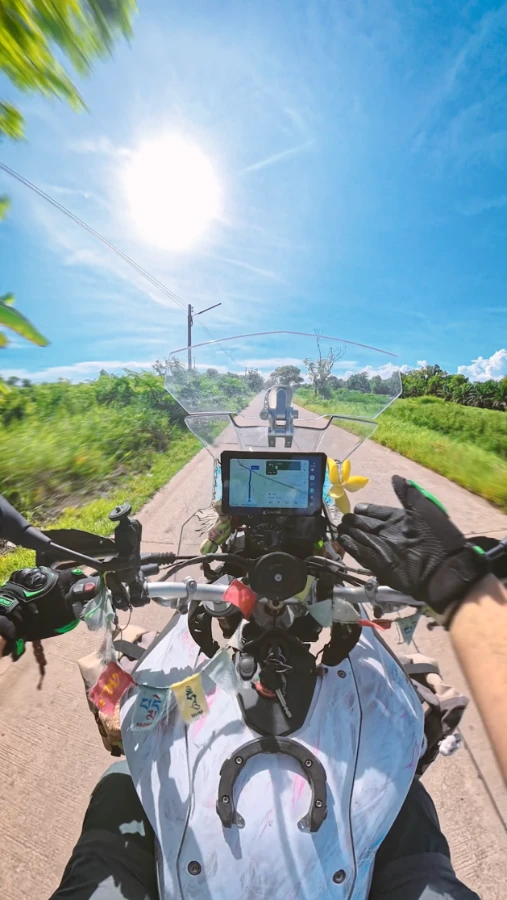 Carpuride W702 Pro YouTube Short, Falkor BMW F800 GS with 7-inch screen
