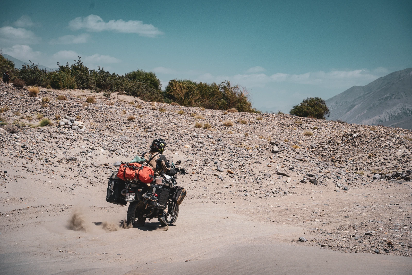 Sandy piste on the Pamir plateau near Ak Baital