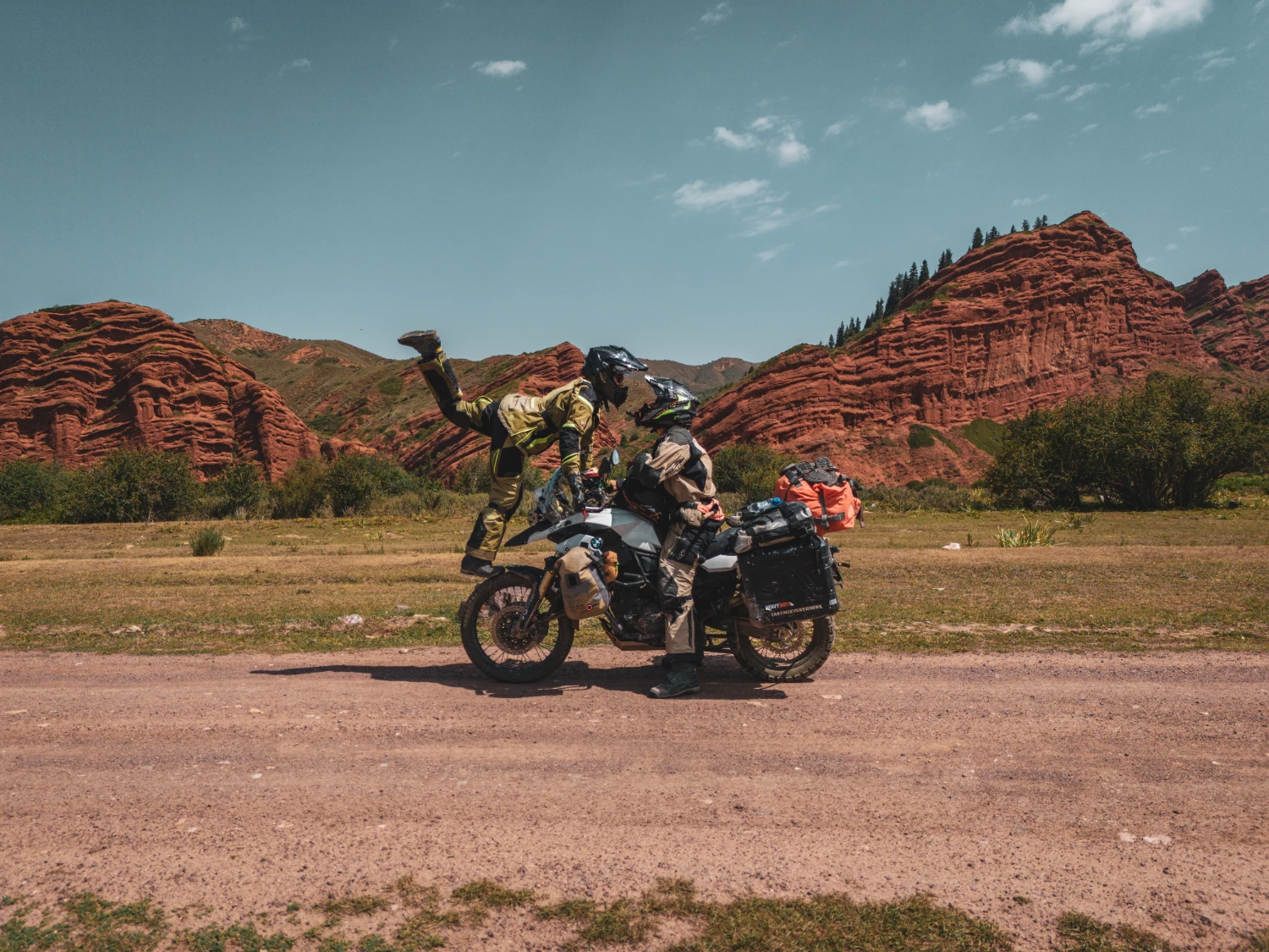 motorcycle travel Kyrgyzstan Jeti Oguz valley