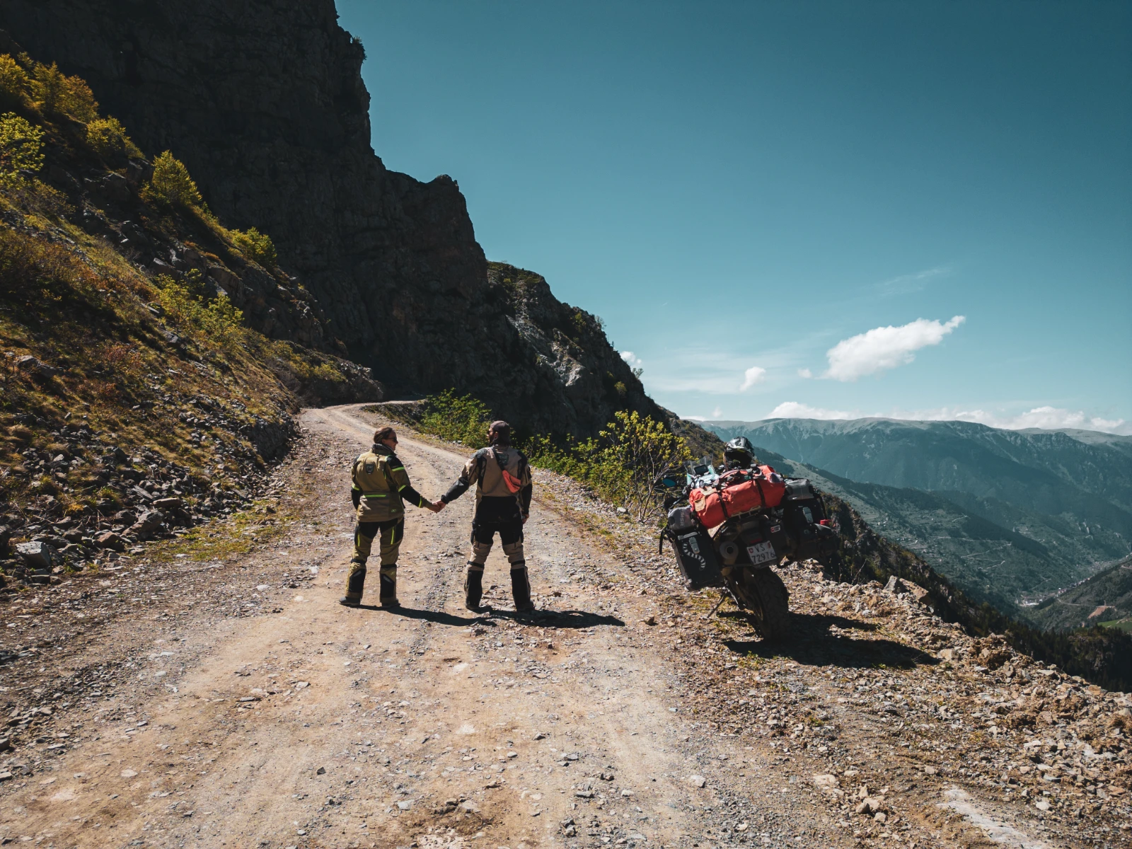 D915 mountain road switchbacks