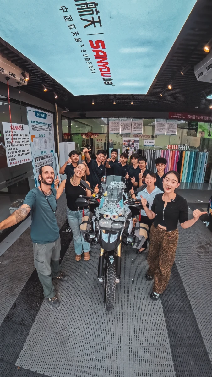 motorcycle travel China Chengdu Falkor covering tuning sticker wrapping fur